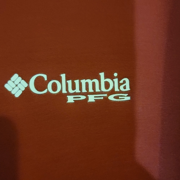 Columbia red long-sleeved Medium PFG shirt. - Picture 4 of 7